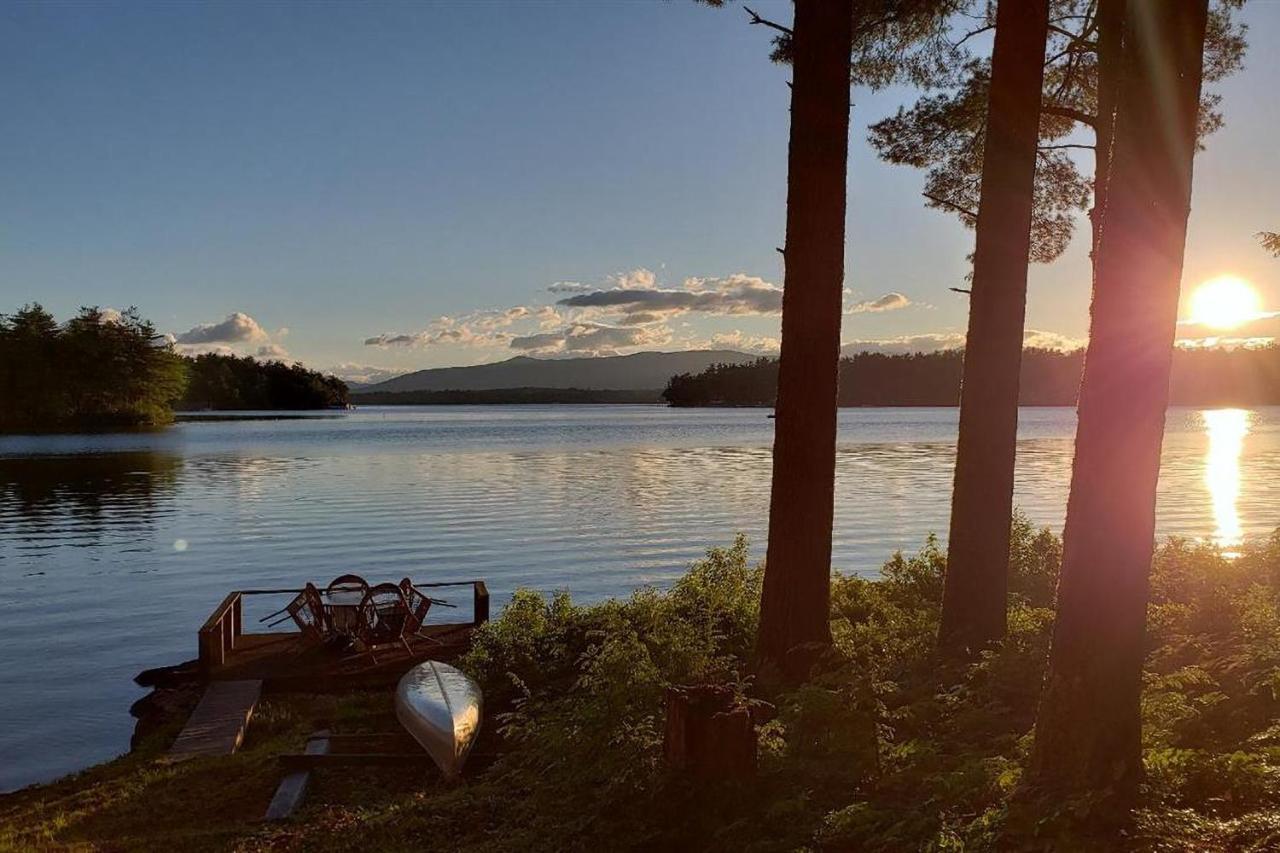 Meredith Lakefront Lodge On Lake Winnipesaukee Exterior foto